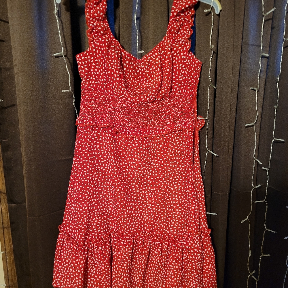 Small red and white dress, off the shoulder sleeves